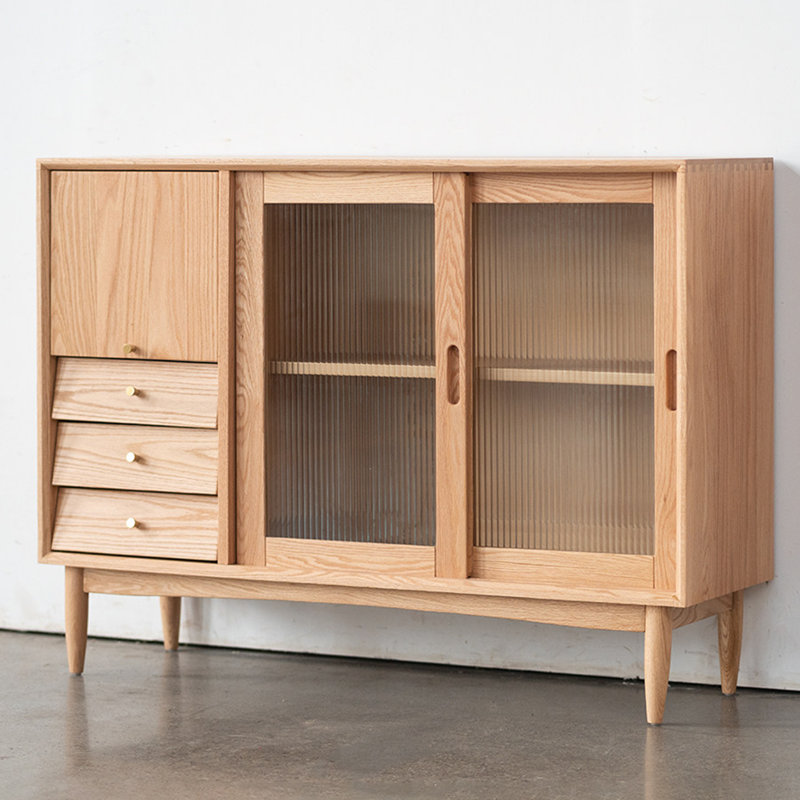 Buffet de style rétro et minimaliste