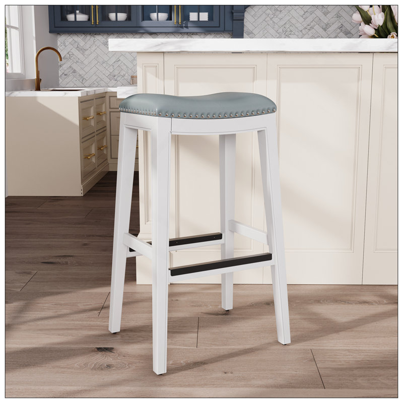 Tabouret de selle durable de 30 po de hauteur avec siège en cuir gris confortable et finition blanche élégante pour les cuisines modernes