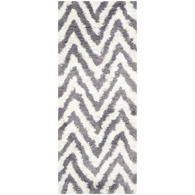 Helenie Chevron Handmade Shag Grey/White Area Rug