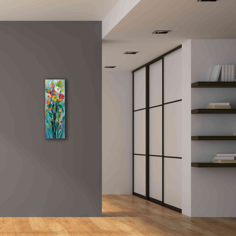 «Tall Bright Flowers I» par Silvia Vassileva, art mural sur toile, 12 po x 36 po, H 36 po x l 12 po