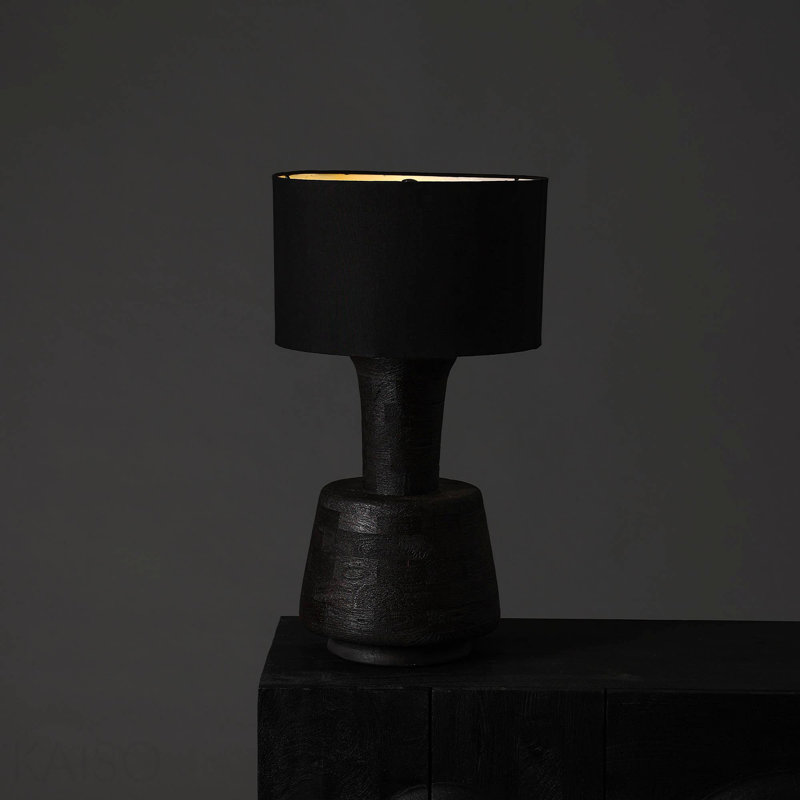 Lampe de table artisanale fabriquée à la main avec base en bois pour le salon-chambre à coucher-maison-décoration-table-16,5 x 16,5 x 29 po