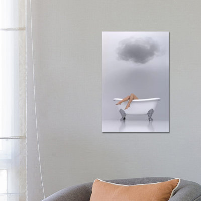 «Woman Relaxing in the Bath» par Mike Kyiv - reproduction de photo