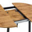 Ensemble de table et de chaises. Table de salle à manger extensible moderne en panneau de fibres à densité moyenne. La table possède un design télescopique, convenant à des rassemblements de différentes tailles.