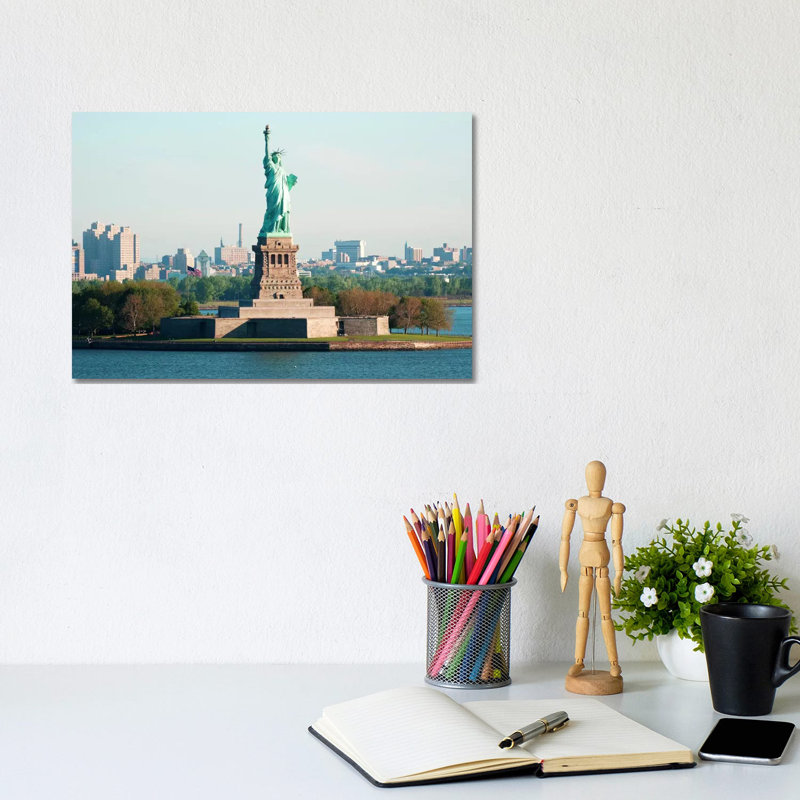 Statue Of Liberty - Wrapped Canvas Print, 20.32 cm H x 30.48 cm W