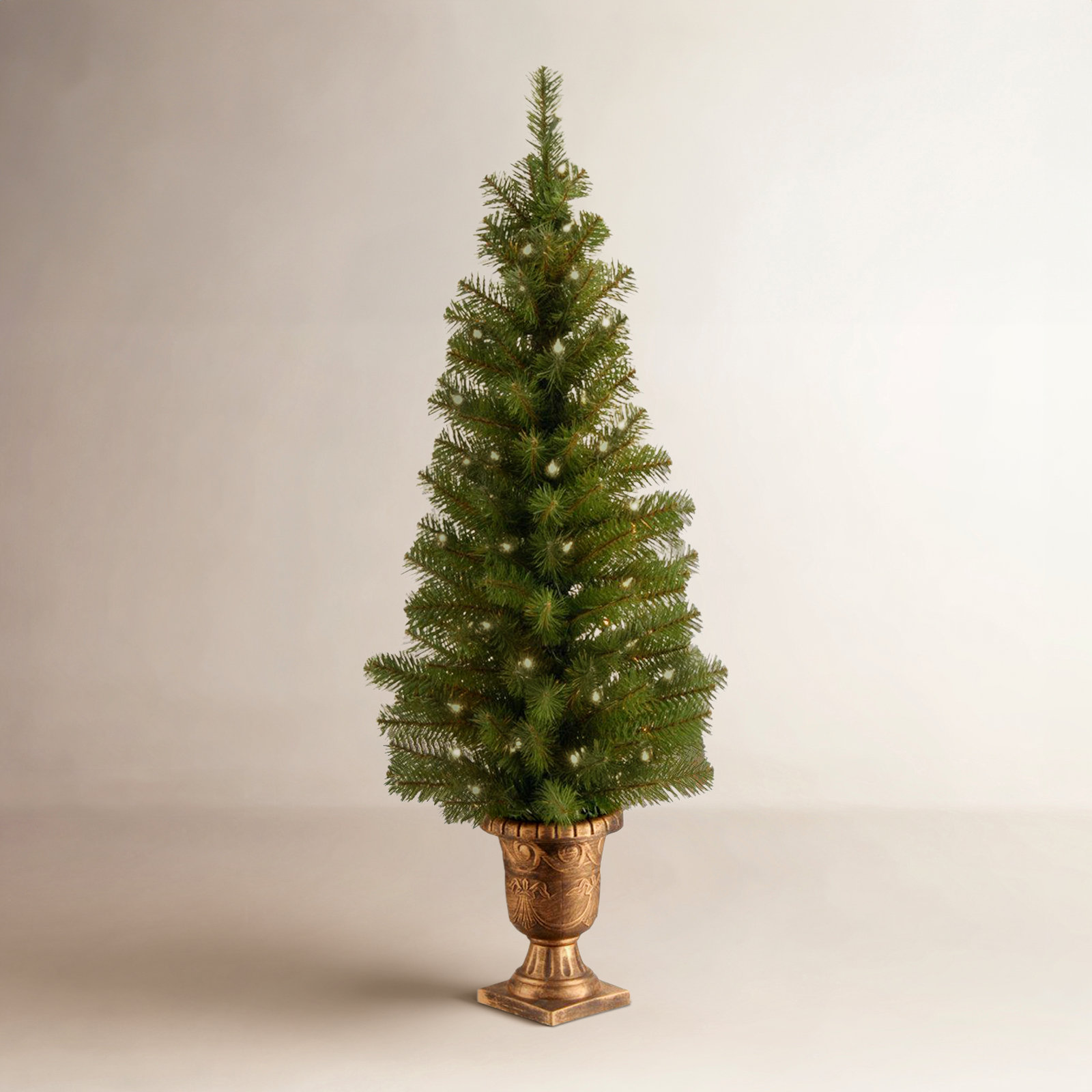 The Holiday Aisle® Montclair Spruce Entrance Tree with Clear Lights, 4'