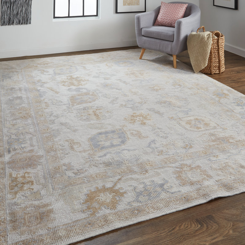 Tapis gris clair noué à la main Ouimet, Rectangle 8 pi x 10 pi