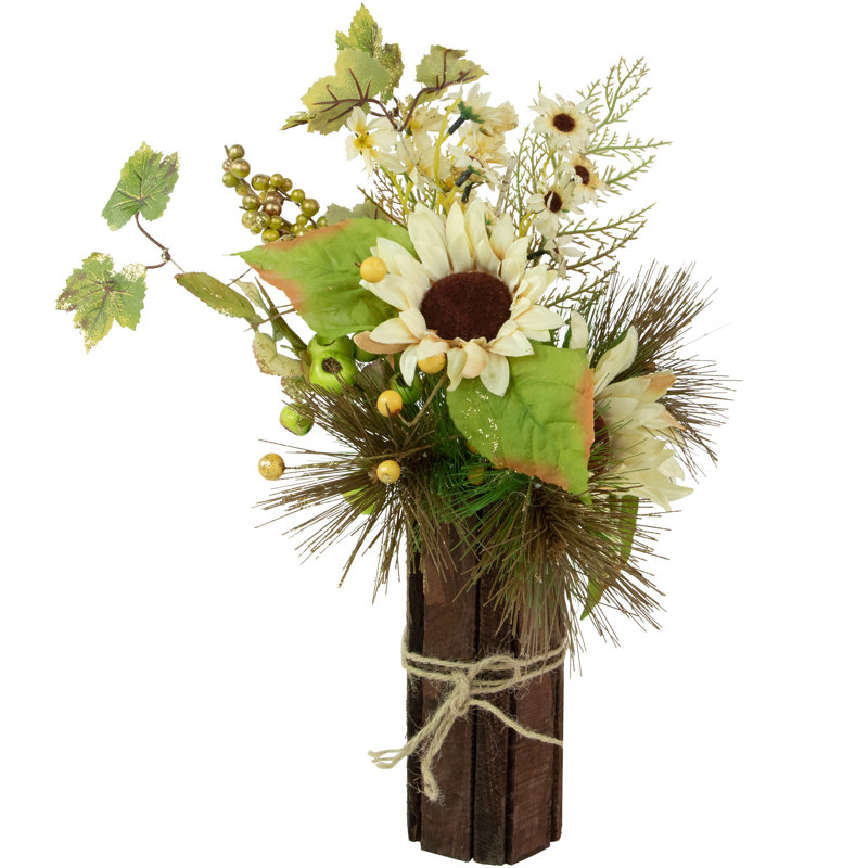 Décoration florale de tournesols et de baies 16 po