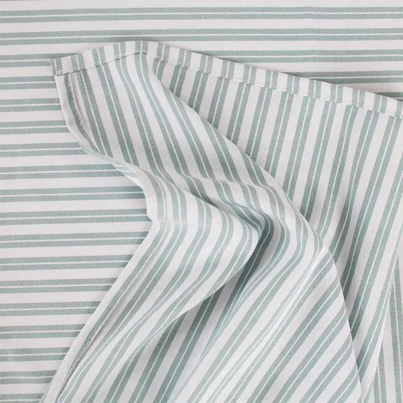 Chemin de table Stripe Everyday Design, 54 po x 16 po, Vert