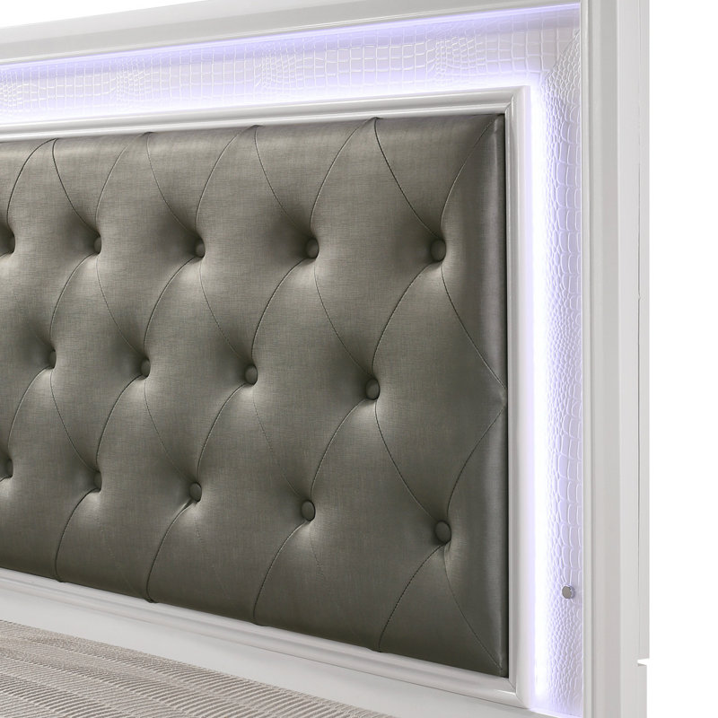 Très grand lit à panneau moderne en peau de crocodile blanc avec tête de lit capitonnée en faux diamant