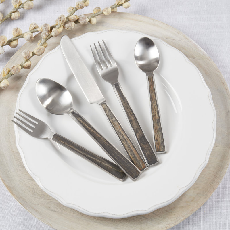 Ensemble de couverts Saro