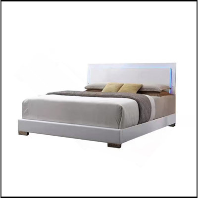 Grand lit Lorimar en cuir synthétique blanc et pieds blancs avec DEL