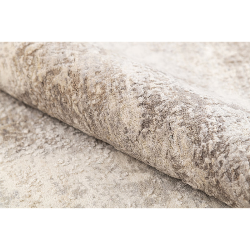 Handmade Silk and Wool Area Rug, Rectangle 5' x 8'