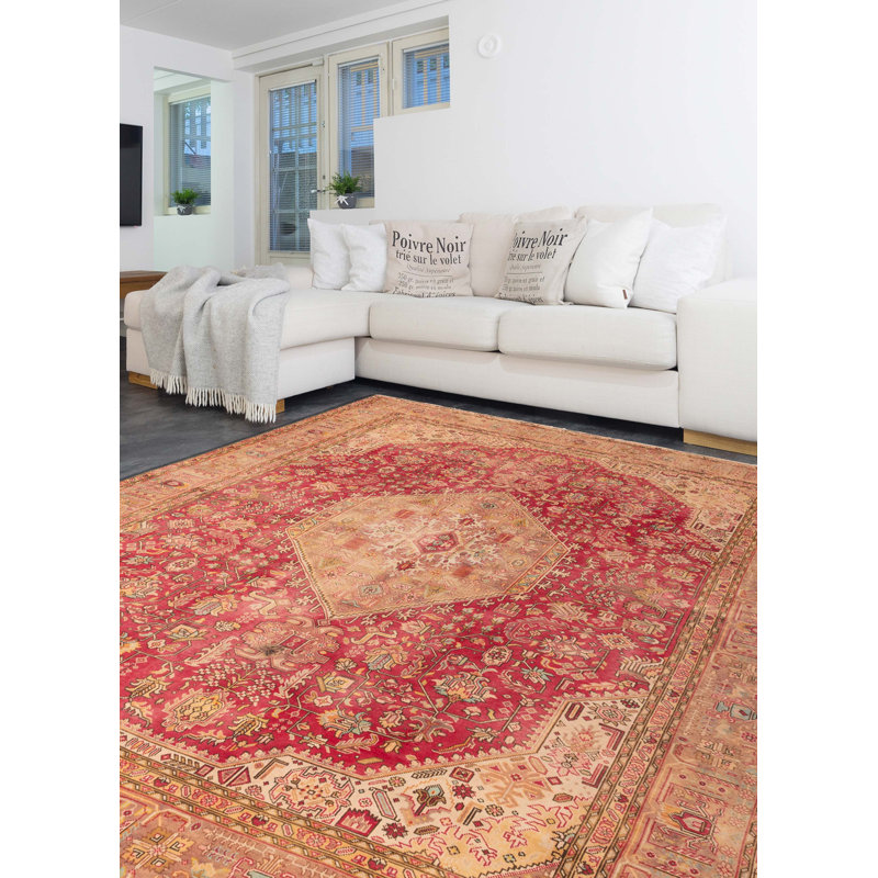 Tapis rose Antalya 9 pi 1 po x 12 pi 0 po