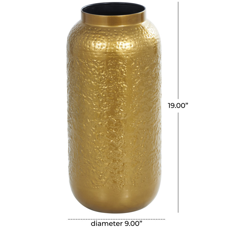 Vase de table en métal Tawain, H 19 po x l 9 po x P 9 po