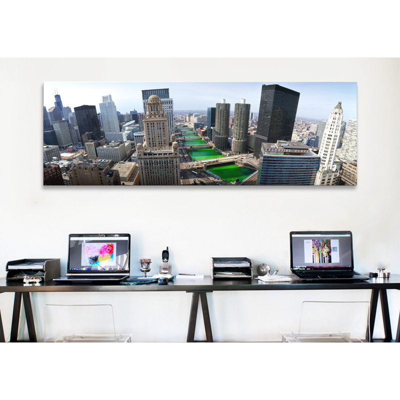 Panoramic 'St. «Patrick's Day Chicago IL», reproduction de photo sur toile, H 24 po x l 72 po x P 1,5 po, Toile tendue