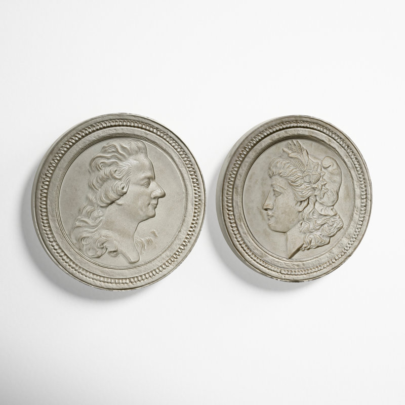 2 Piece Round Traditional Profile Wall Decor Set