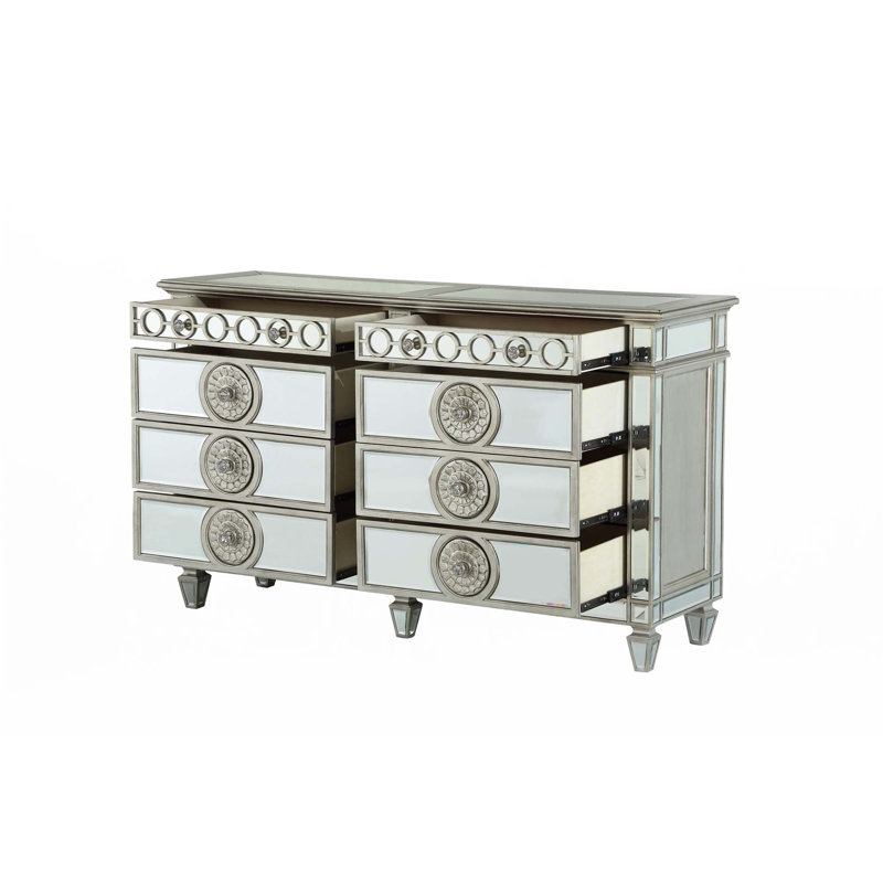 Commode à finition miroir