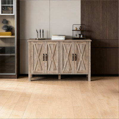 Meuble de rangement pour le couloir avec portes de grange rustiques et étagères réglables à finition grise pour buffet à la maison ordonnée - tablettes de style 47,25 po de large Une grande solution