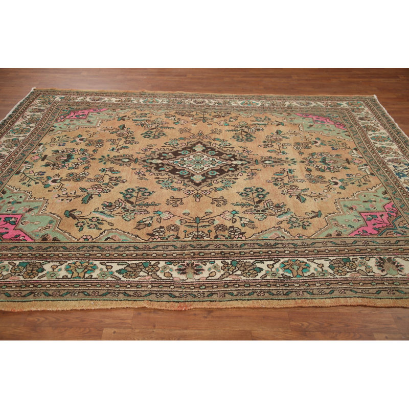 Tapis traditionnel floral 7 x 9