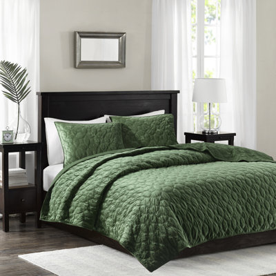 Courtepointe en velours pour très grand lit - 3 pièces avec matelassage géométrique, ajoute de la chaleur et du luxe à votre chambre à coucher