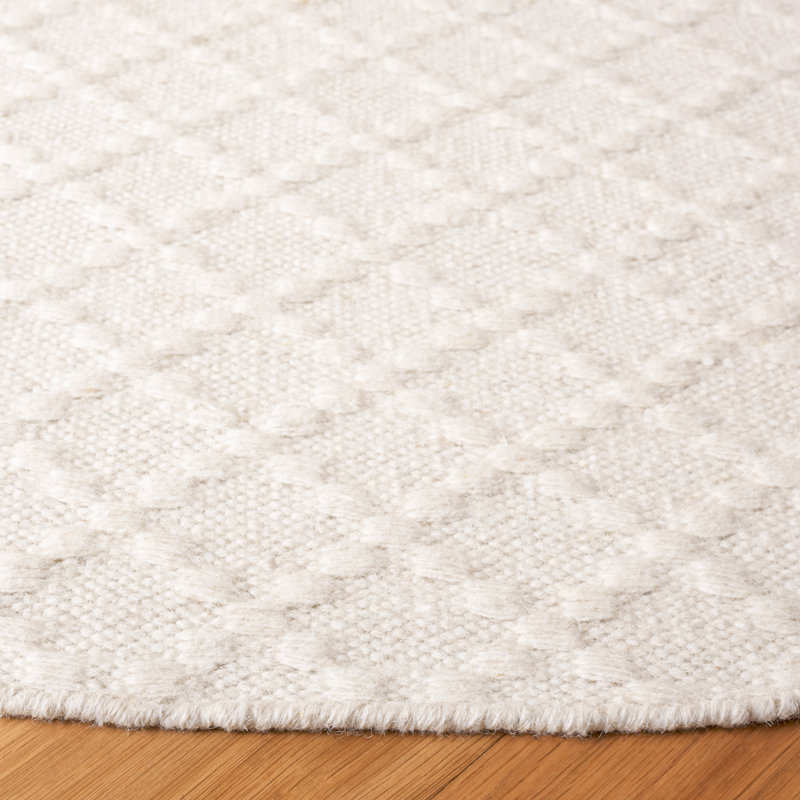 Shirebrook Hand Woven Wool/Cotton Geometric Rug in Ivory, Round 6'