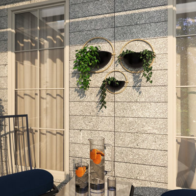 Malpass Metal Wall Planter