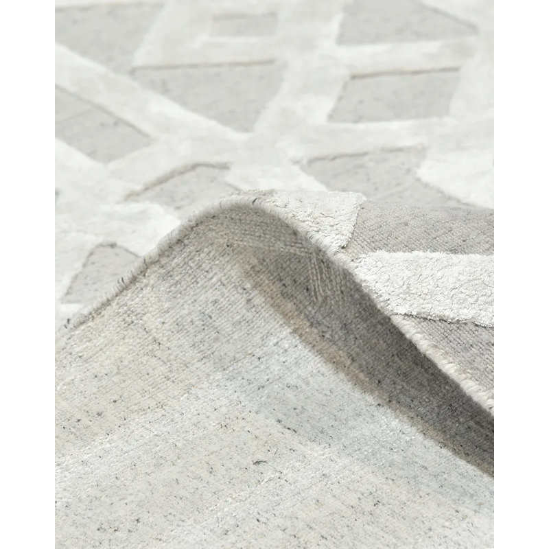 Rae Geometric Area Rug in Smoke, Rectangle 5' x 8'