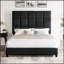 Lit plateforme tapissier Squares avec structure durable et tissu moelleux, parfait pour les chambres à coucher modernes et élégantes