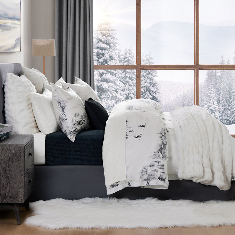 Twin White Polyfill Ski Scene Comforter Set