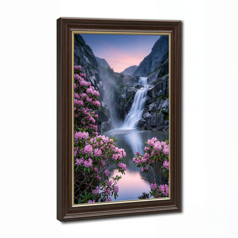Art mural sur toile Misty Waterfall Over Gray Rocks, H 18 po x l 12 po