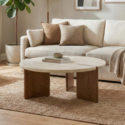 Table basse à dessus en pierre de travertin 39 po avec base à trois pieds Garces