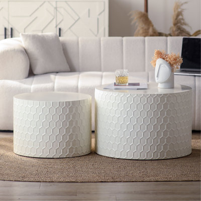 Ensemble de tables basses gigognes élégantes et minimalistes avec motif en nid d'abeille, table basse ronde moderne, table basse à tambour rond pour salon, chambre à coucher (ensemble de 2 pièces)