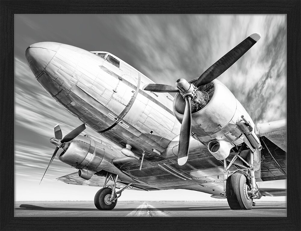 Gerahmtes Poster Historisches Flugzeug auf der Startbahn