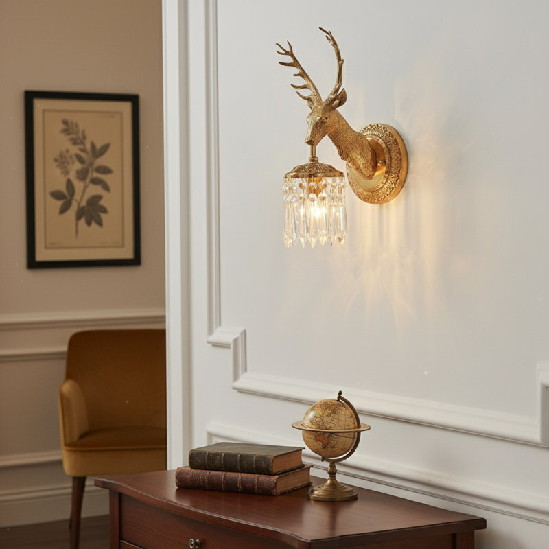 Lampe murale en laiton et cristal