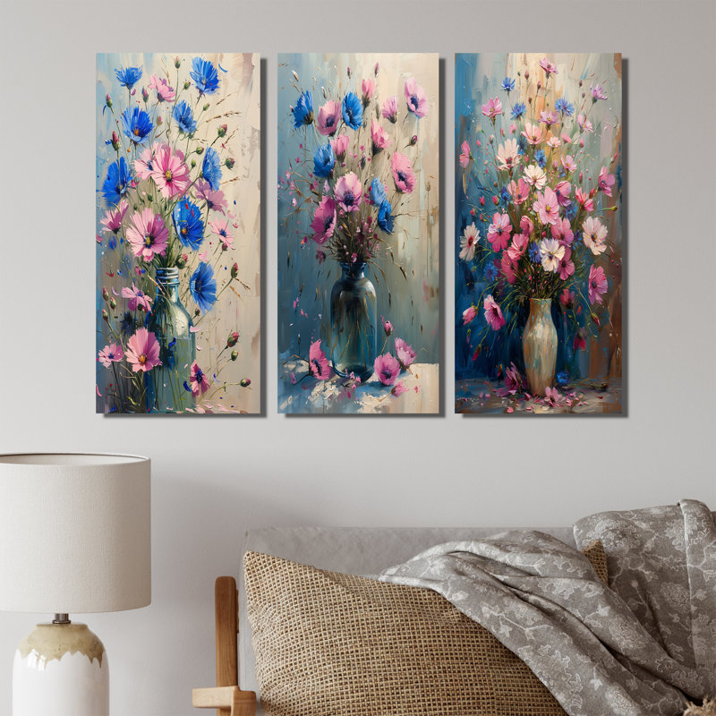 Bleu bleu rose, pétales de bleuet Grace I - Collection d'art mural traditionnel bleu, Toile tendue, H 28 po x l 36 po