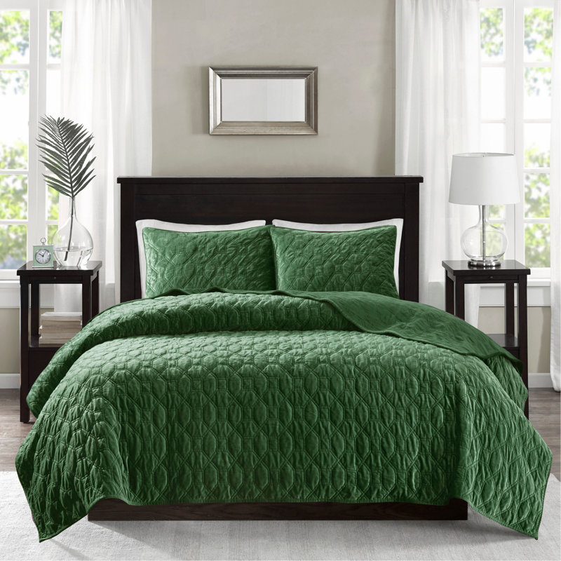3 Piece Velvet Quilt Set Green, Queen Quilt + 2 Additional Pieces