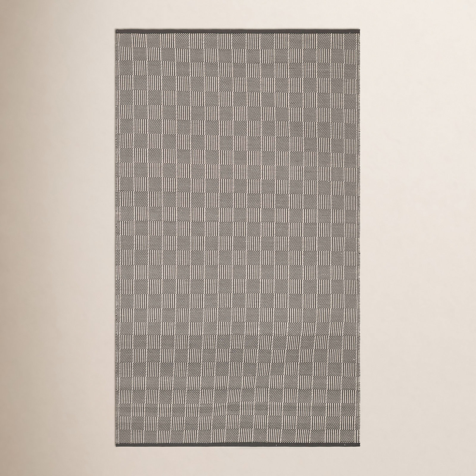 Squares Grey Indoor/Outdoor Rug, Rectangle 6' x 9'