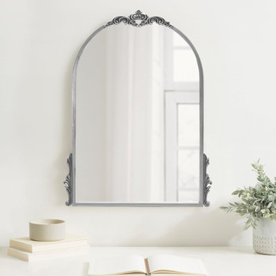 Miroir décoratif rétro en métal orné de baroque rétro, suspendu ou incliné