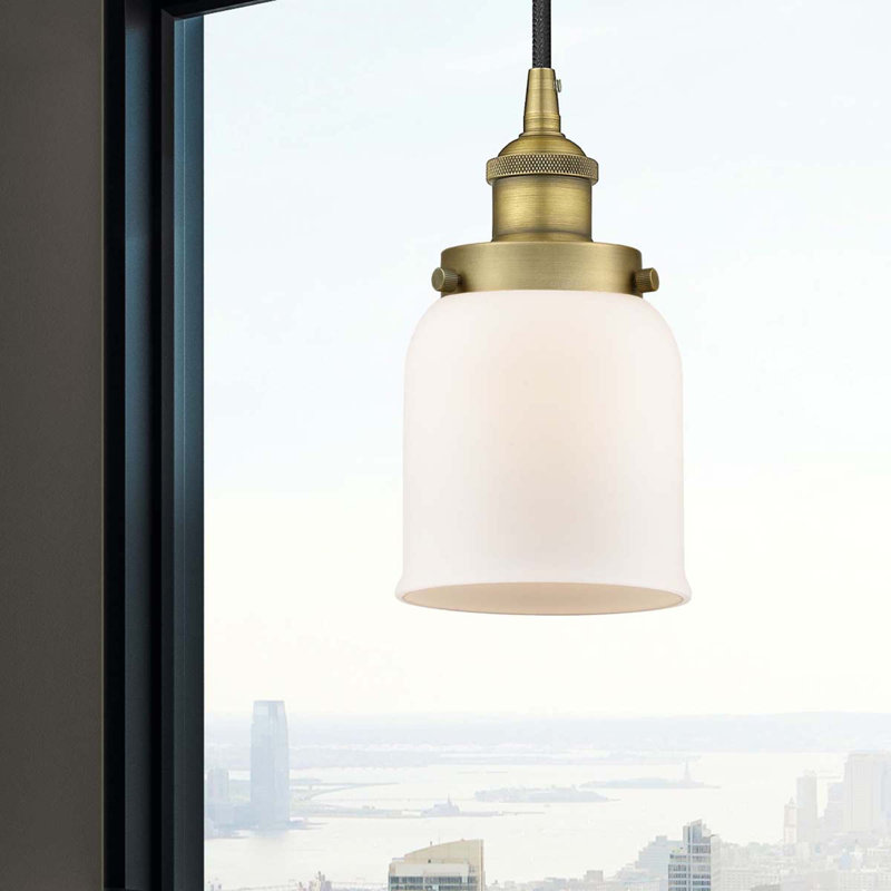 Luminaire suspendu en forme de cloche à 1 lumière Bostonia, Blanc, H 9,5 po x l 5 po x P 5 po, Laiton brossé