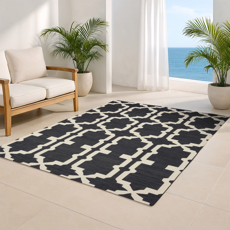 Trellis Gray Indoor and Outdoor Area Rug, Rectangle 4' x 6'