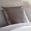 Coussin décoratif en similicuir-33349437-33349440