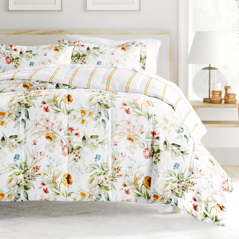 Down-Alternative Reversible Floral Comforter Set, King Comforter + 2 King Shams
