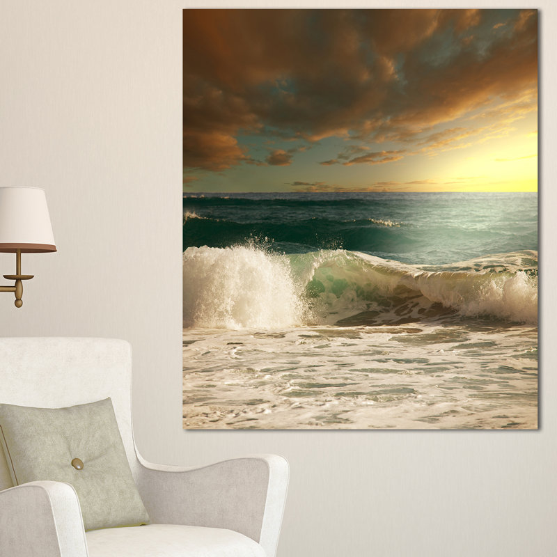 Rush Waves under Heavy Clouds - Reproduction de photo sur toile tendue, H 60 po x l 28 po x P 1,5 po