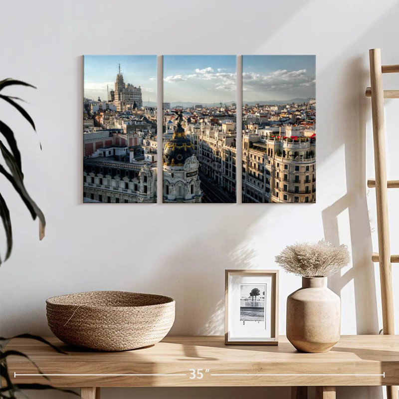 Paysage urbain de Madrid depuis la Gran Via, H 24 po x l 38 po