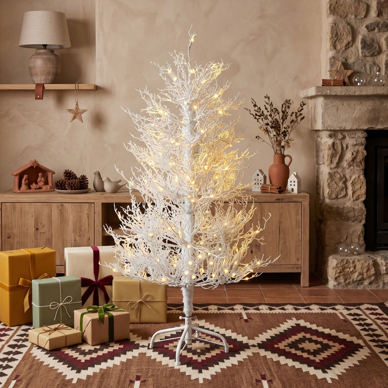 Sapin de Noël avec guirlandes lumineuses DEL