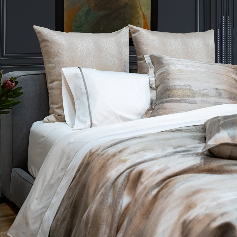 Komodo Animal Print Pillow Sham, Pearl