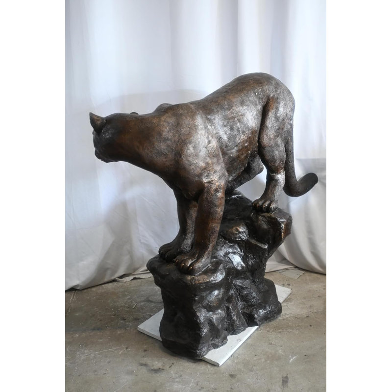 Statue cougar géant en bronze sur un rocher 64 po x 24 po x H 52 po