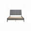 Lit tapissier en velours-118093358