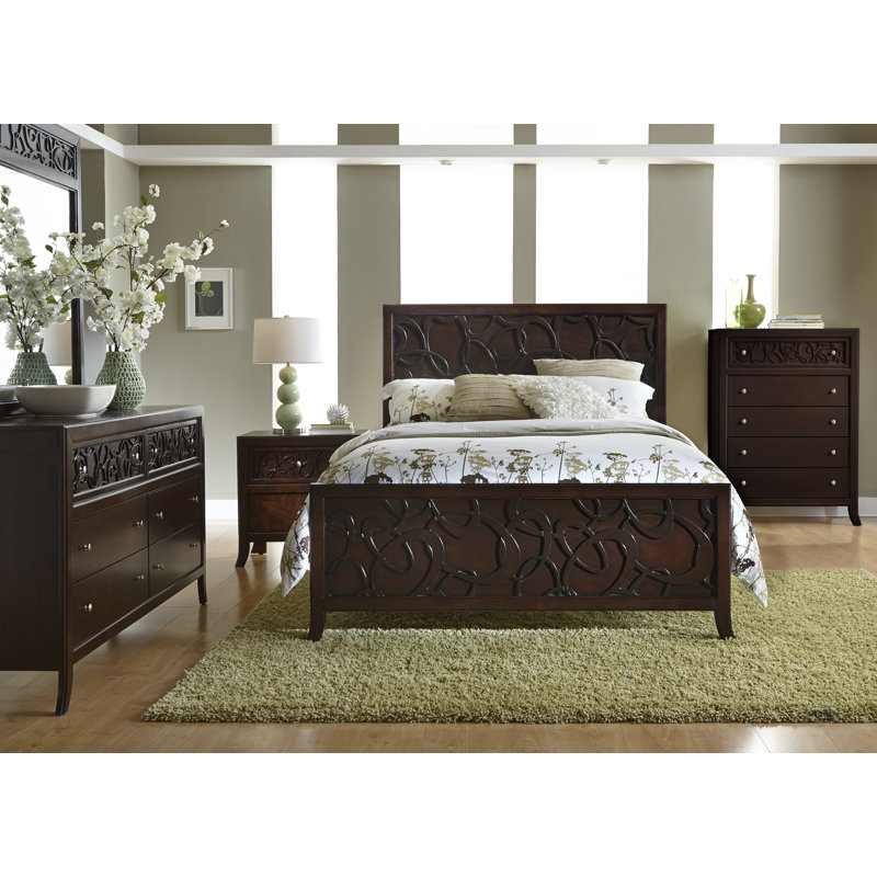 Links Standard Customizable Bedroom Set
