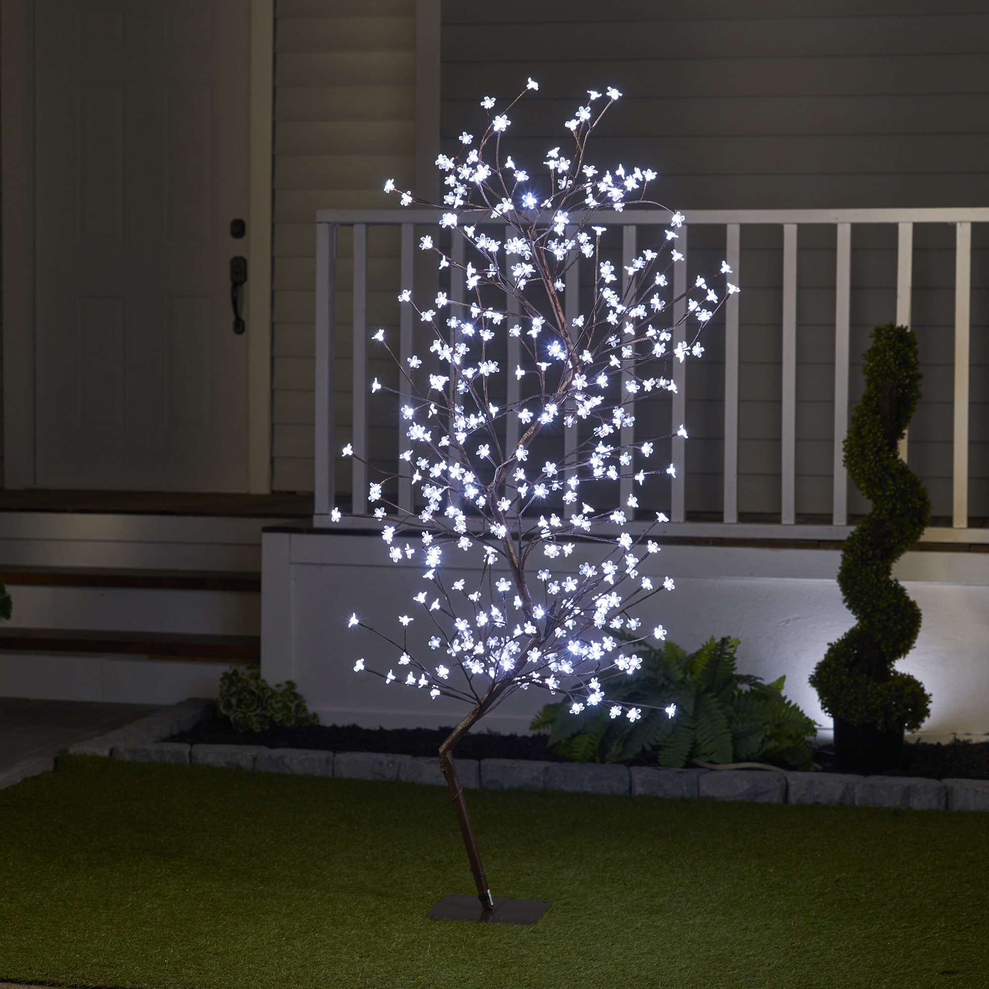 The Holiday Aisle® 8 lumières de feu d'artifice d'extérieur 120 lumières à  DEL pour la pelouse et Commentaires - Wayfair Canada